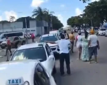 Susto e correria: vídeo mostra início de tiroteio durante perseguição policial em Maceió