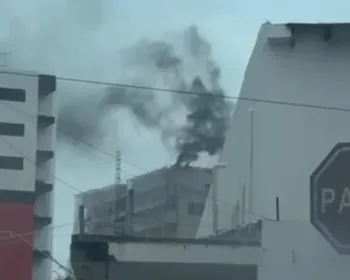Vídeo: fumaça em cobertura na Jatiúca mobiliza bombeiros
