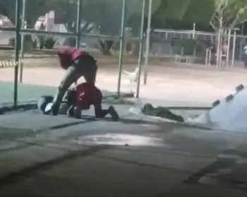 Vídeo: adolescente é apreendido por agredir homem em situação de rua em São Miguel dos Campos