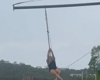 Vídeo mostra o momento em que turista lesiona região íntima em cruzeiro