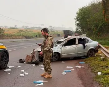 Vídeo: motorista capota ao fugir da PRF e tem carga de contrabando apreendida