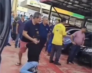 Vídeo: pai encontra filho morto após ser baleado no trabalho