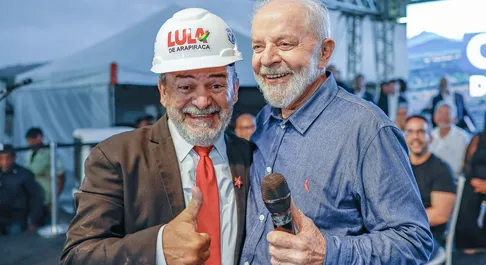 ‘Lula de Arapiraca’ é levado à delegacia suspeito de danificar gramado no Lago da Perucaba