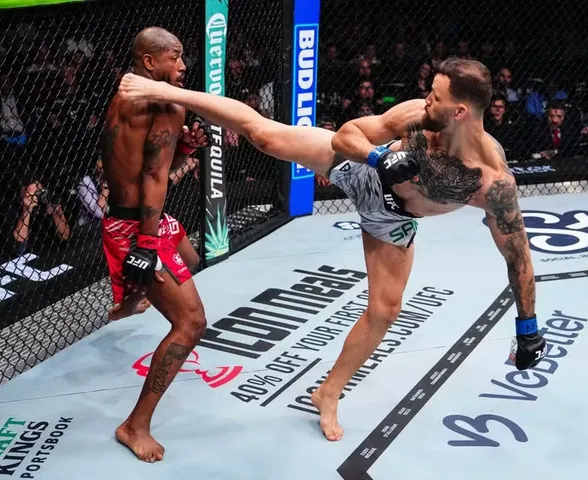 Maurício Ruffy conquista prêmio de Nocaute do Ano no World MMA Awards
