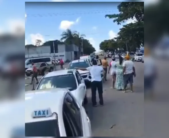 Susto e correria: vídeo mostra início de tiroteio durante perseguição policial em Maceió