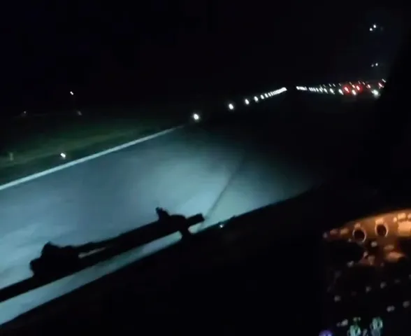 Vídeo de decolagem noturna em Maceió viraliza e encanta internautas nas redes sociais