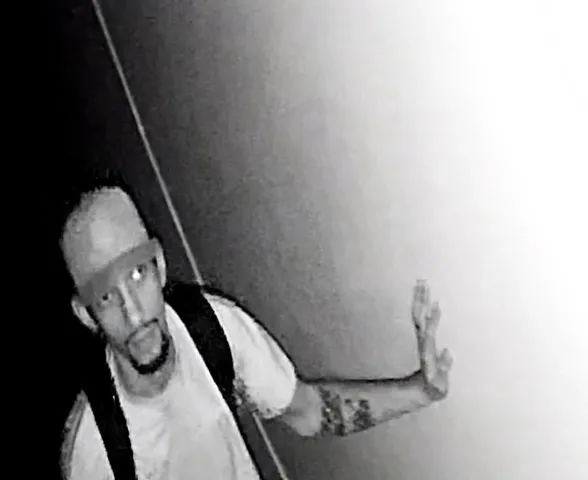 Vídeo: homem invade igreja evangélica e furta equipamentos no Farol