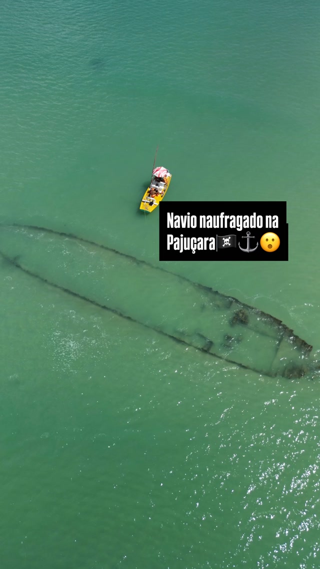 Naufrágio chama a atenção de banhistas e mergulhadores na Pajuçara