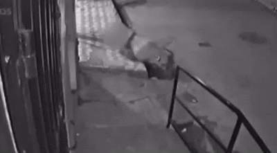 Vídeo mostra jovem baleada caída no chão após atentado a tiros no Vergel