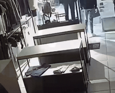 Vídeo mostra momento em que carro invade e destrói loja na Mangabeiras; veja como ficou