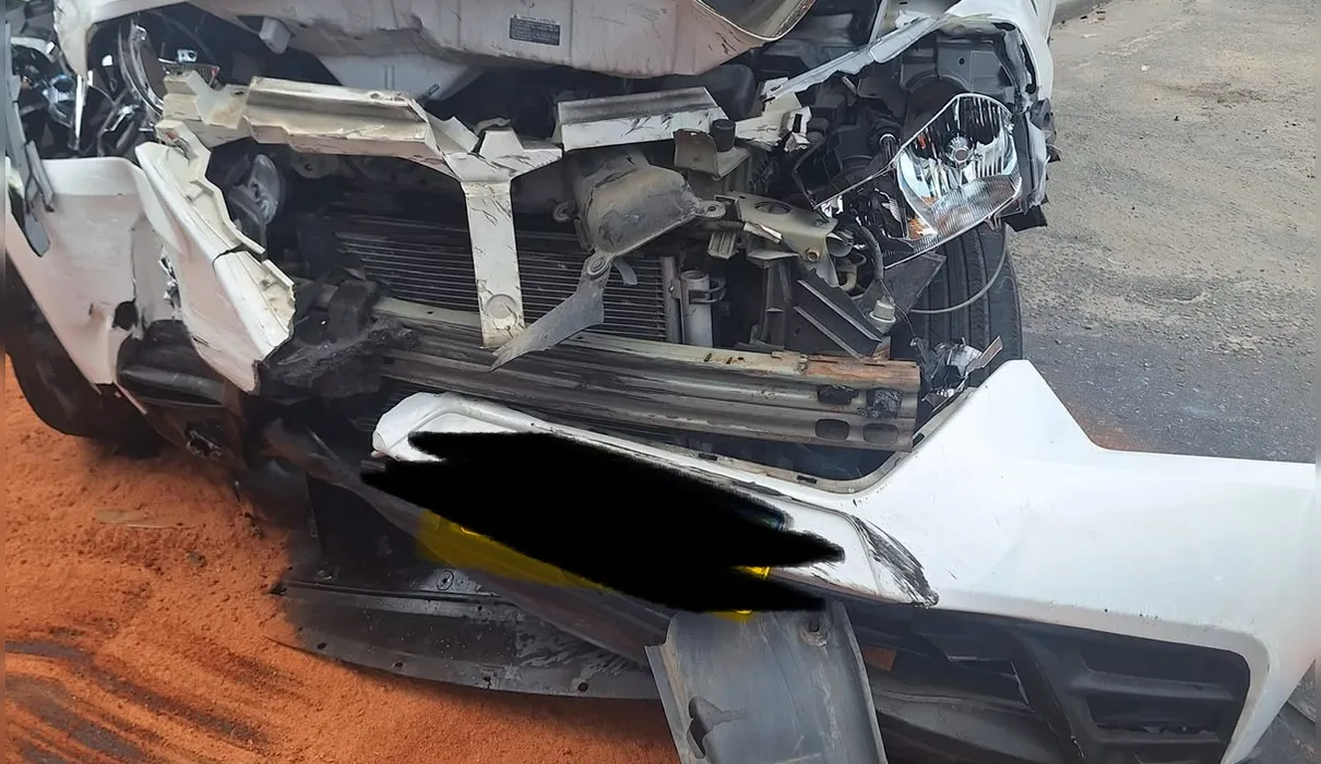 Duas mulheres ficaram feridas em colisão entre dois carros no Poço, em Maceió