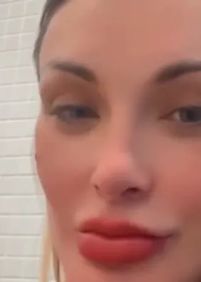 Andressa Urach se encanta por rapaz em Maceió e brinca: “Ainda bem que não moro aqui”