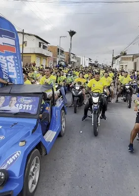 Carreata bolsonarista reúne grande número de carros e motos em Boca da Mata