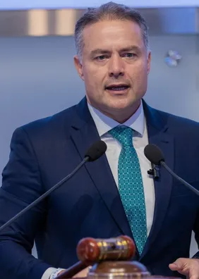 Caso Master: Renan Filho lança “explicômetro” e cobra JHC sobre R$ 97 milhões do Iprev