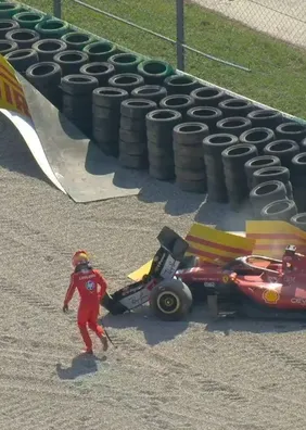 Leclerc bate forte em muro e bandeira vermelha é acionada no GP da Itália
