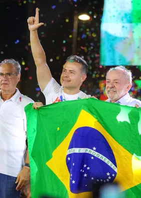 Lula promete chegar a 80% do Canal do Sertão e critica investimentos de antecessor