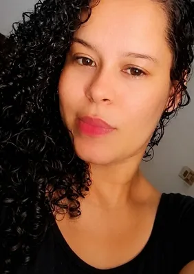 Mulher cai de garupa de moto e morre atropelada por caminhão no Eustáquio Gomes