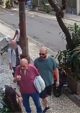 Vídeo: entregadora de aplicativo é perseguida e agredida por homem