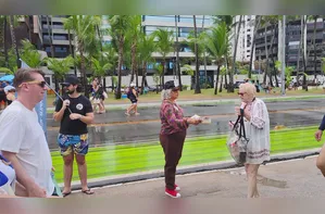 Lenilda Luna critica concentração de poder durante panfletagem em Maceió