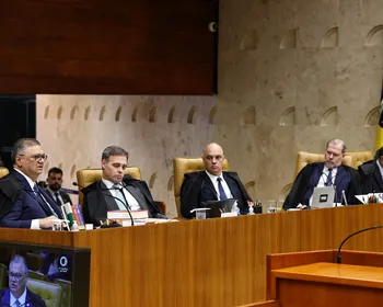 Aos gritos, Mendonça e Gilmar Mendes batem boca no STF: "Pode chorar"