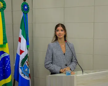 Campeã de ginástica rítmica, Duda Arakaki recebe homenagem em Maceió