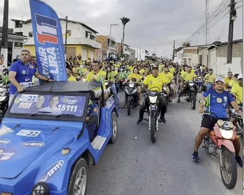 Carreata bolsonarista reúne grande número de carros e motos em Boca da Mata
