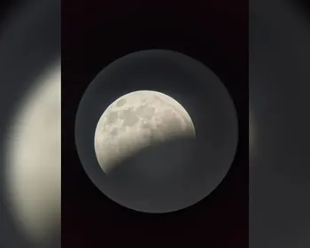Eclipse lunar é visto pelo Brasil: veja as melhores imagens do fenômeno raro que é destaque no céu noturno