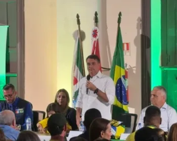 Flávio critica contas do governo, cita Provérbios e diz: “Brasil está na mão do agiota”