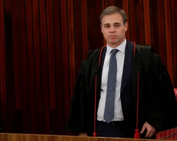 Mendonça agradece apoio e orações: "Têm sustentado a mim e a minha família"