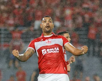 Mikael comenta permanência no CRB e projeta busca pelo acesso: “Um sonho incrível”