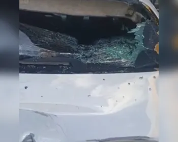 Motociclista e passageiro ficam feridos após colisão com carro na Cidade Universitária