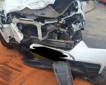 Duas mulheres ficaram feridas em colisão entre dois carros no Poço, em Maceió