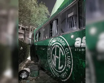Ônibus do Guarani é destruído após eliminação na Série C