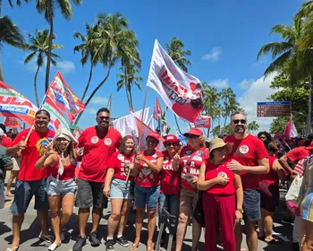 Petistas ocupam orla de Ponta Verde em ato nacional pela campanha de Lula