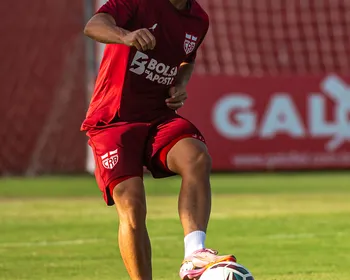 Recuperado, Kevin volta aos treinos e deve ser titular do CRB contra o São Bernardo