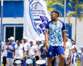 Torcedores marcam presença e incentivam o CSA em treino no CT Gustavo Paiva
