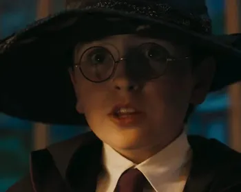 Trailer: Série de Harry Potter refaz magia dos filmes com quadribol e chapéu seletor