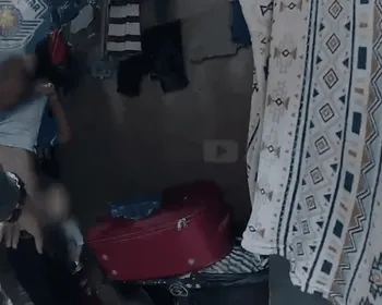Vídeo: PM prende pai após filho de 8 anos ligar ao 190 por agressão contra a mãe