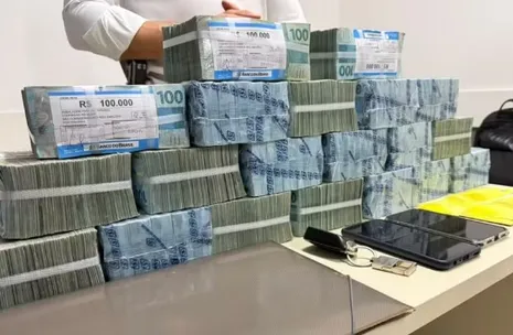 Vídeo exclusivo mostra abordagem da Rotam que terminou com apreensão de R$ 2 milhões em Maceió
