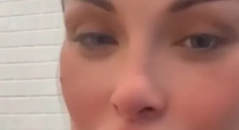 Andressa Urach se encanta por rapaz em Maceió e brinca: “Ainda bem que não moro aqui”