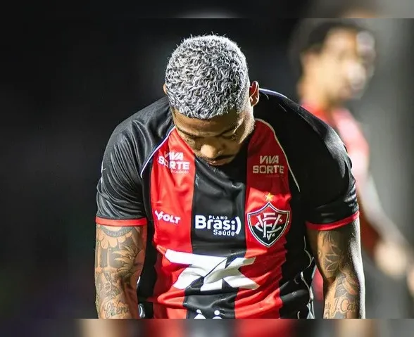 Alagoano, Marinho desabafa após derrota no Ba-Vi e protagoniza confusão com camisa de Jean Lucas