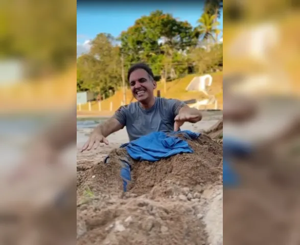 Candidato a deputado federal encena próprio enterro e anuncia retorno a Atalaia
