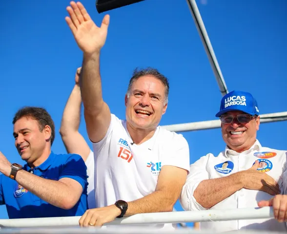 Luciano Barbosa oficializa apoio a Renan Filho: “Alagoas não quer perder tempo aprendendo”