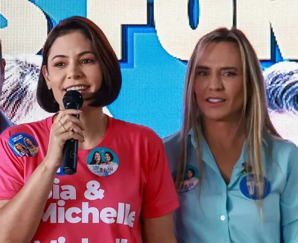Michelle sobre Bolsonaro: “Não é que passou mal, tem tido dias difíceis”