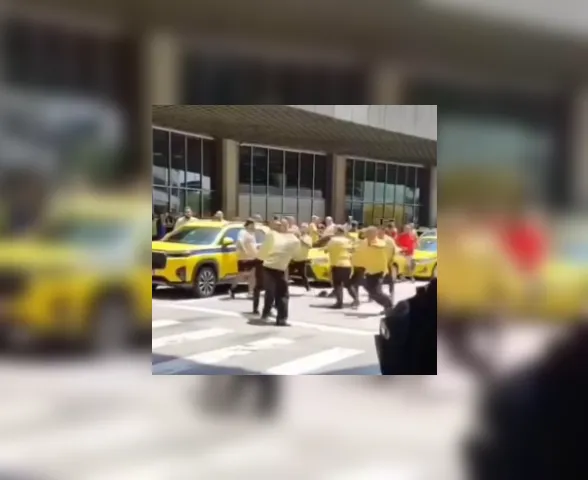 Quebra-pau em aeroporto: disputa por ponto de táxi termina em pancadaria