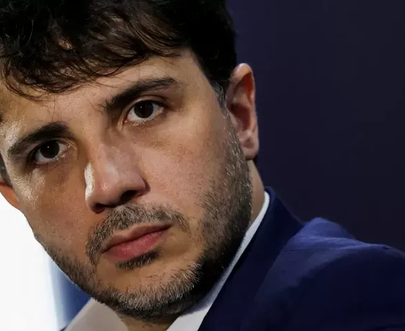 Renan diz "não votar em bandido" e nega apoio a Lula e Flávio no 2º turno
