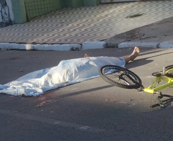 Vídeo: adolescente de 16 anos morre após ter a cabeça atingida por caminhão no Trapiche