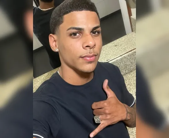 Vídeo mostra momento em que motociclista bate violentamente em carro em Arapiraca