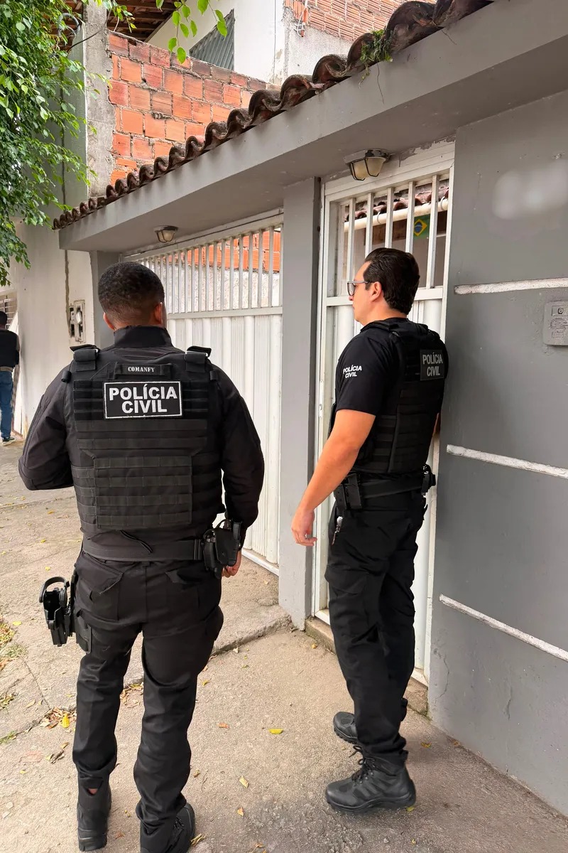 Anúncios falsos e grupos: veja como agia suspeito de aplicar golpe de passagens aéreas