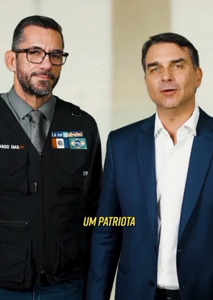 Flávio Bolsonaro pede votos para Leonardo Dias em Alagoas